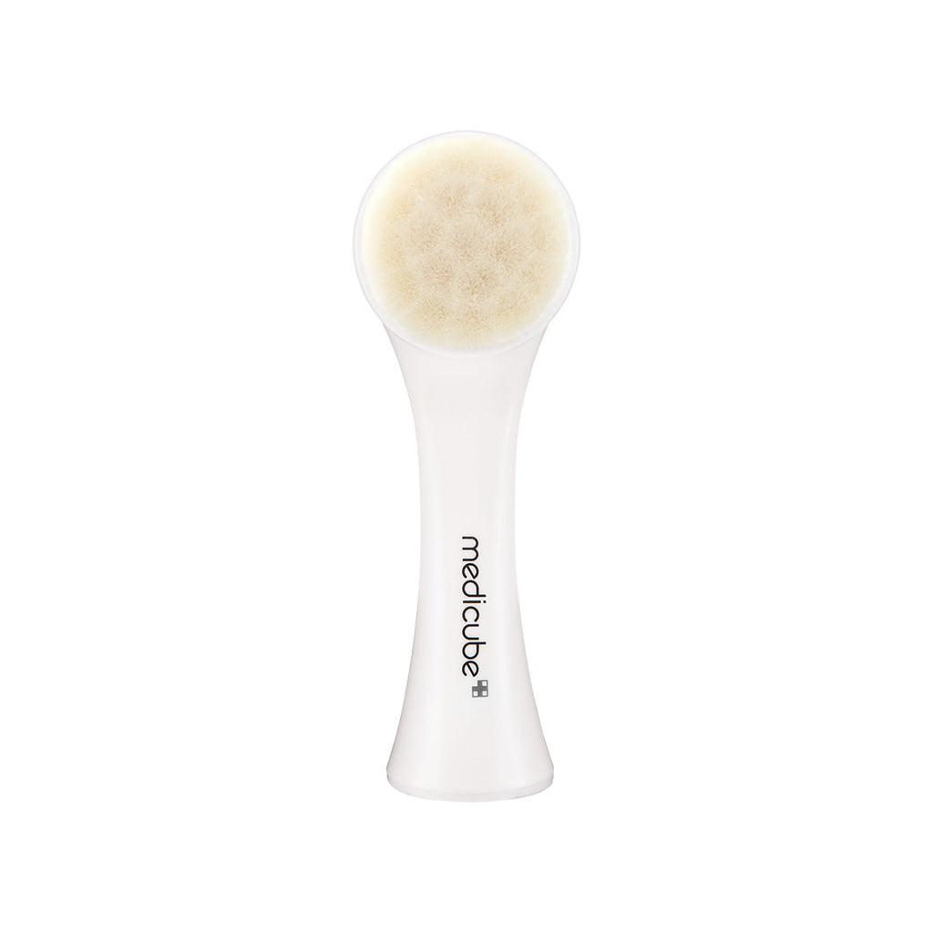 Medicube Pore Brush - Soft Glow Look