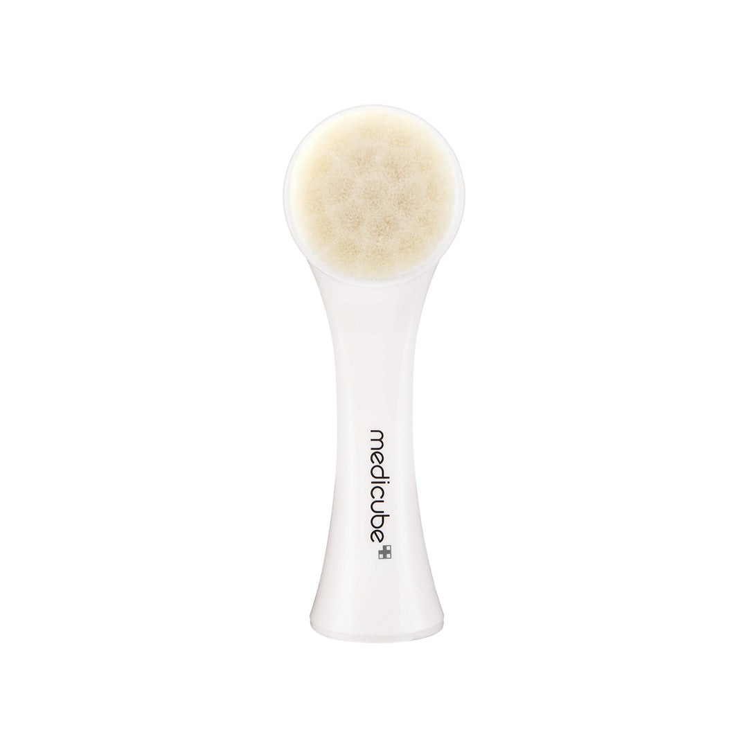 Medicube Pore Brush - Soft Glow Look